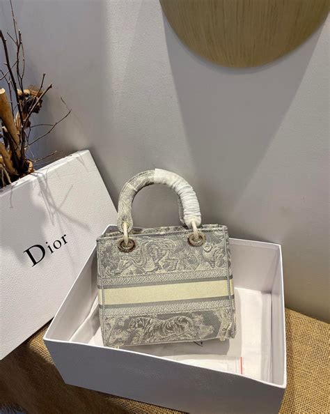 Dior on DHgate